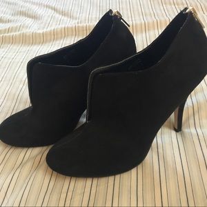 Black Heels Size 11 Suede Closed toe